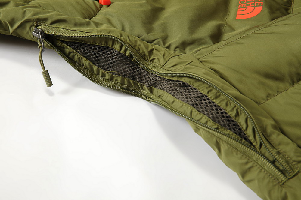 冬季羽絨服細節展示